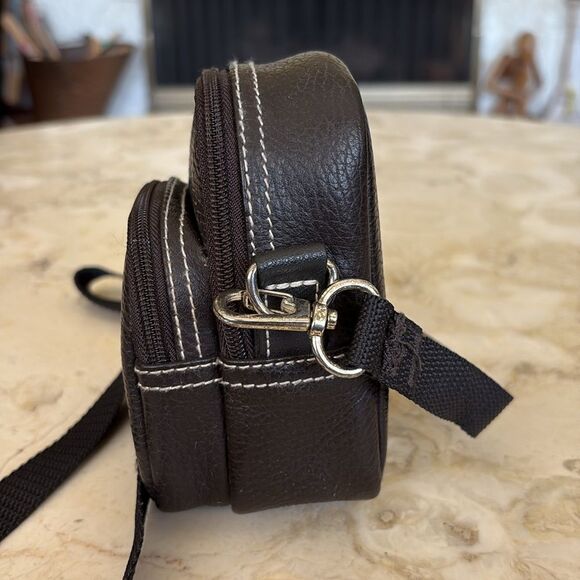 Vintage Roots Leather Camera Bag Crossbody - Picture 7 of 16